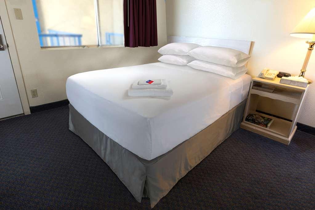 Americas Best Value Inn Story City Quarto foto